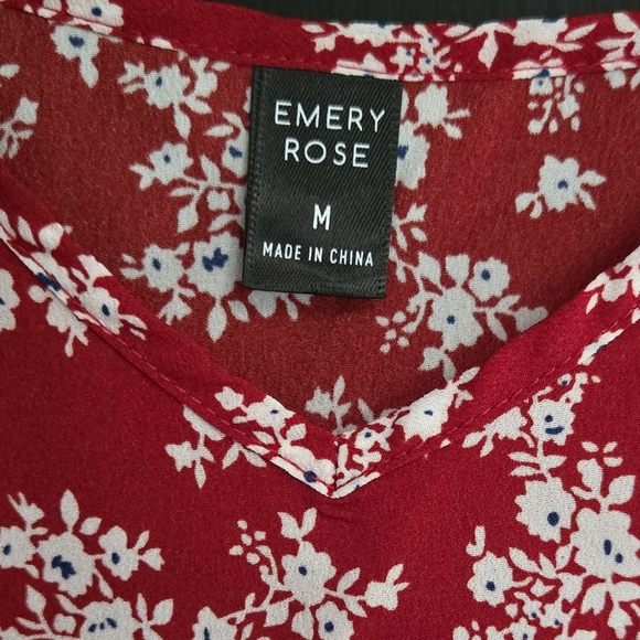 Red and White Fitted Sleeveless Camisole - Picture 3 of 3